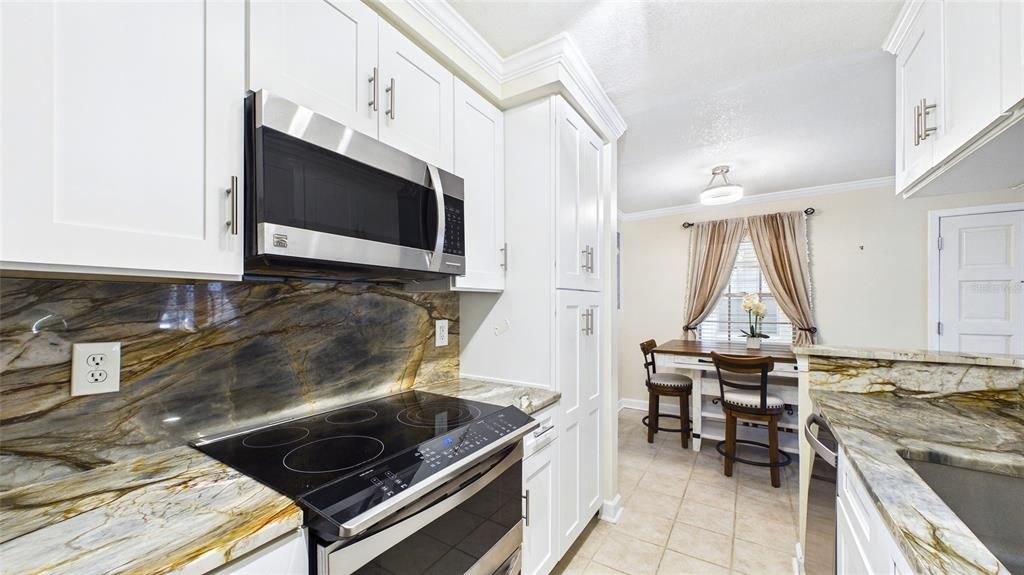 For Sale: $210,000 (1 beds, 1 baths, 776 Square Feet)