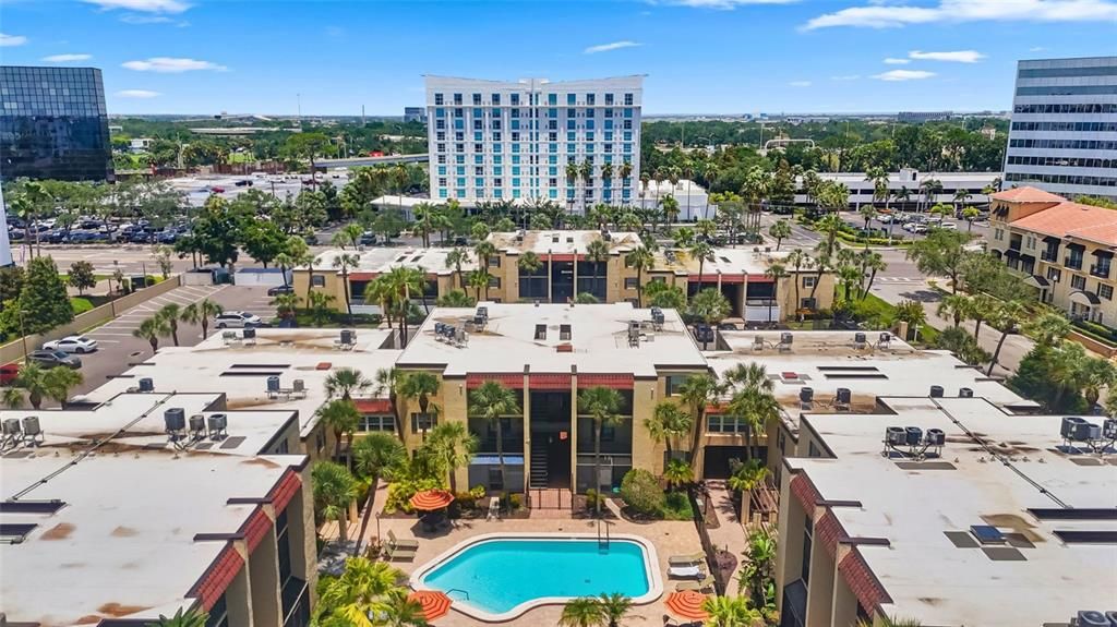 For Sale: $210,000 (1 beds, 1 baths, 776 Square Feet)