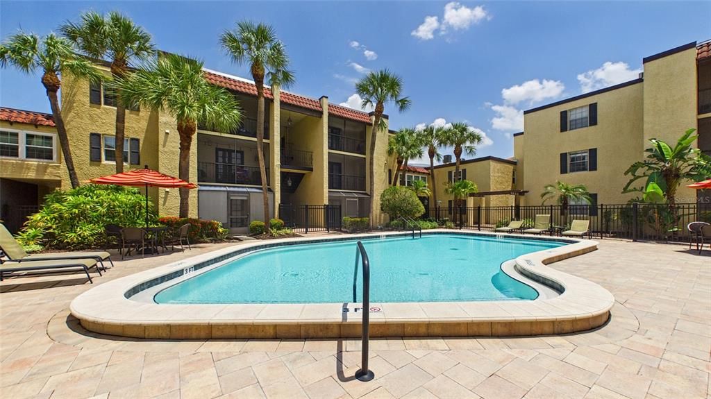 For Sale: $210,000 (1 beds, 1 baths, 776 Square Feet)