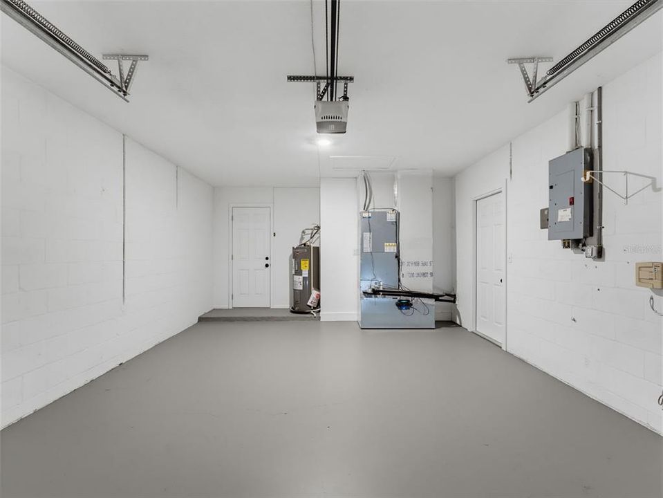 Activo con contrato: $284,900 (3 camas, 2 baños, 1200 Pies cuadrados)