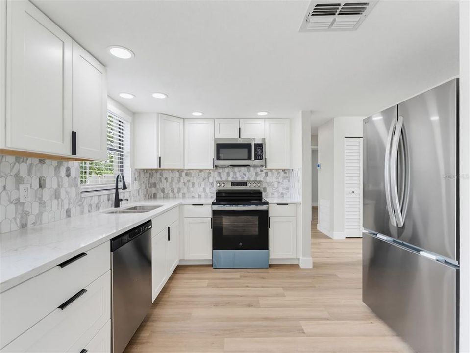 Activo con contrato: $284,900 (3 camas, 2 baños, 1200 Pies cuadrados)