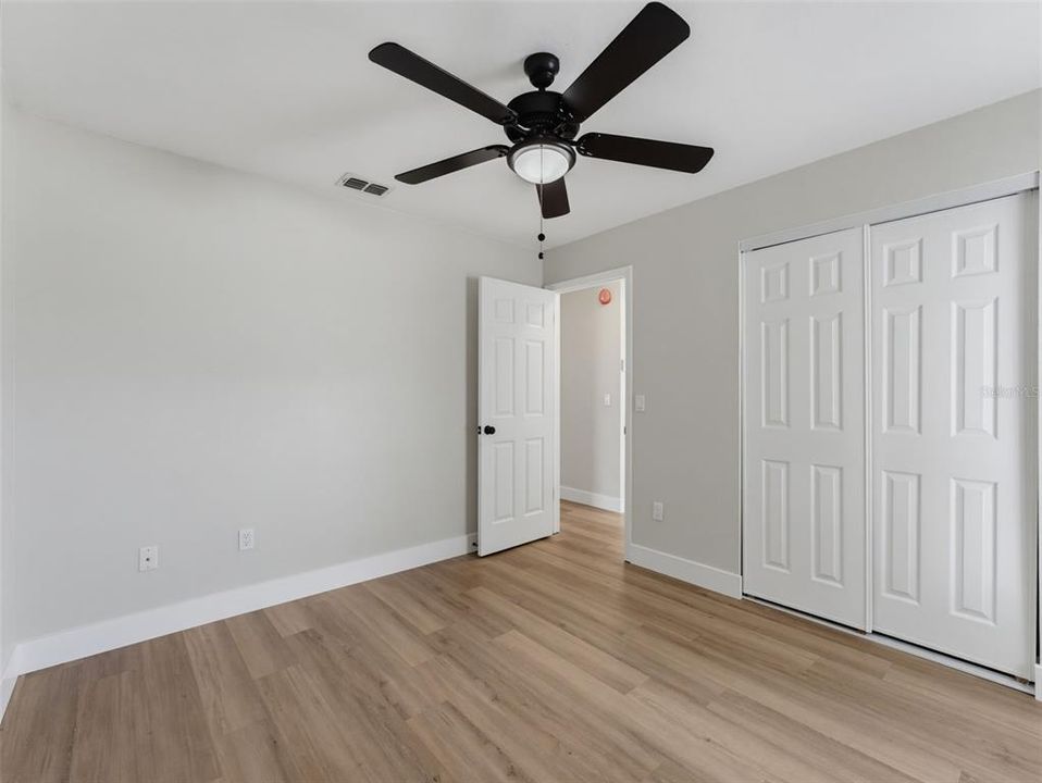 Activo con contrato: $284,900 (3 camas, 2 baños, 1200 Pies cuadrados)