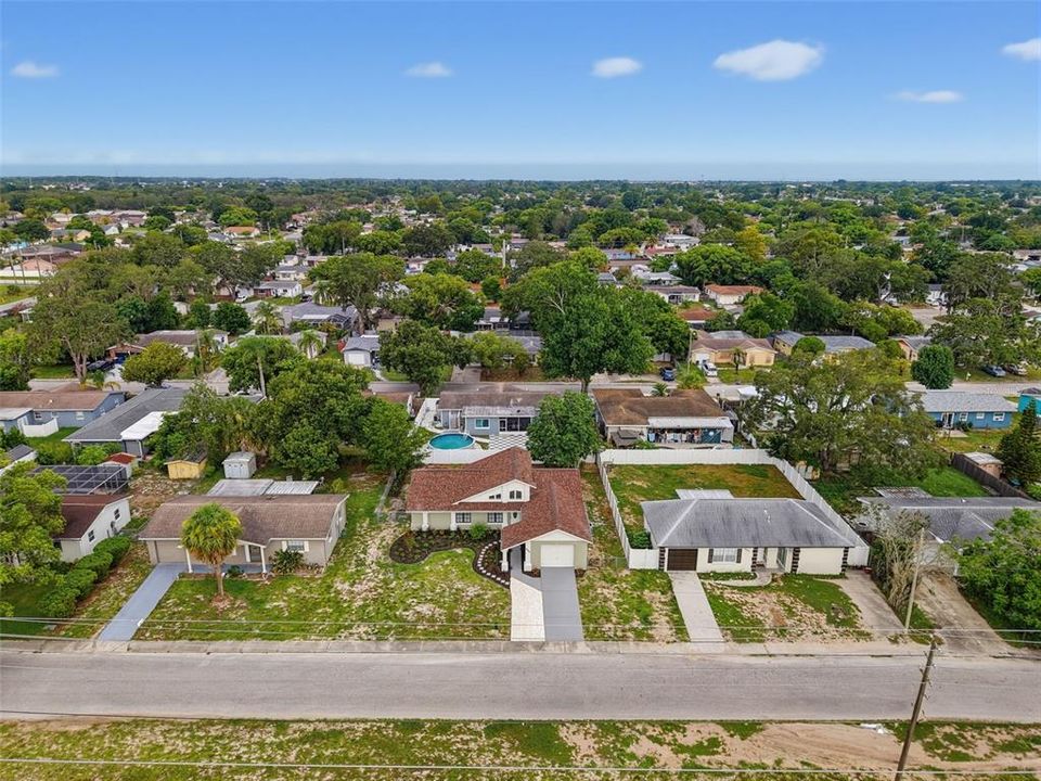 Activo con contrato: $284,900 (3 camas, 2 baños, 1200 Pies cuadrados)
