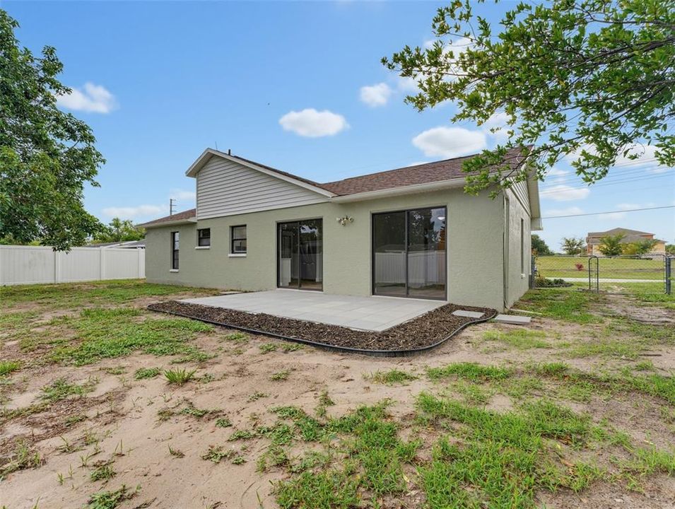 Activo con contrato: $284,900 (3 camas, 2 baños, 1200 Pies cuadrados)