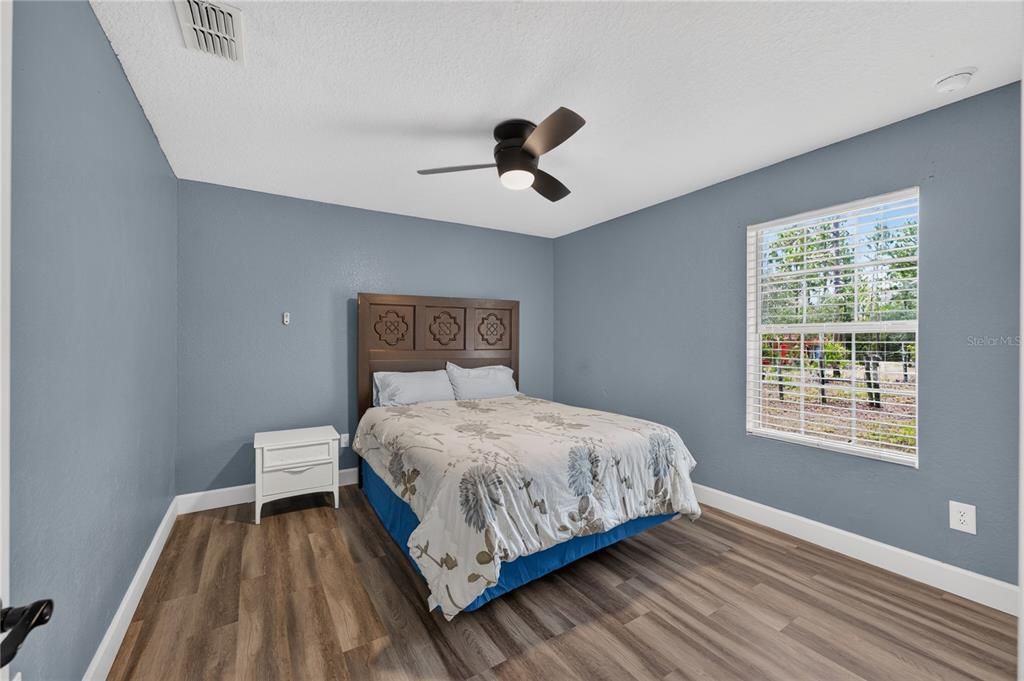 Activo con contrato: $274,900 (3 camas, 2 baños, 1605 Pies cuadrados)