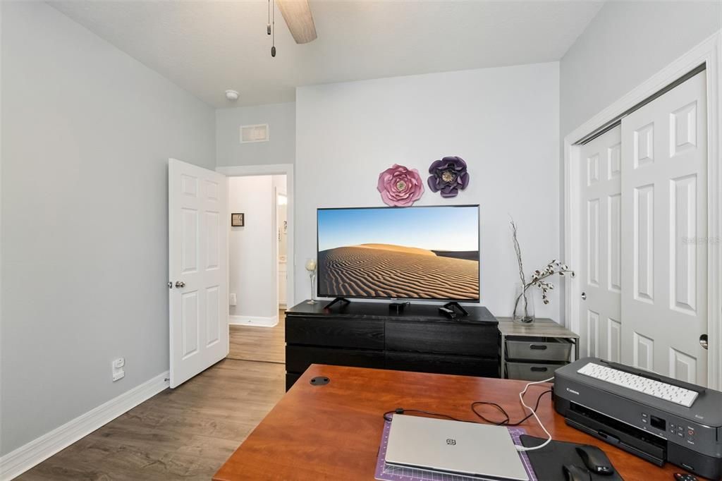 For Sale: $399,999 (3 beds, 2 baths, 1972 Square Feet)