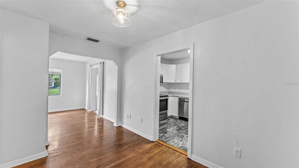 En Venta: $249,900 (2 camas, 1 baños, 812 Pies cuadrados)