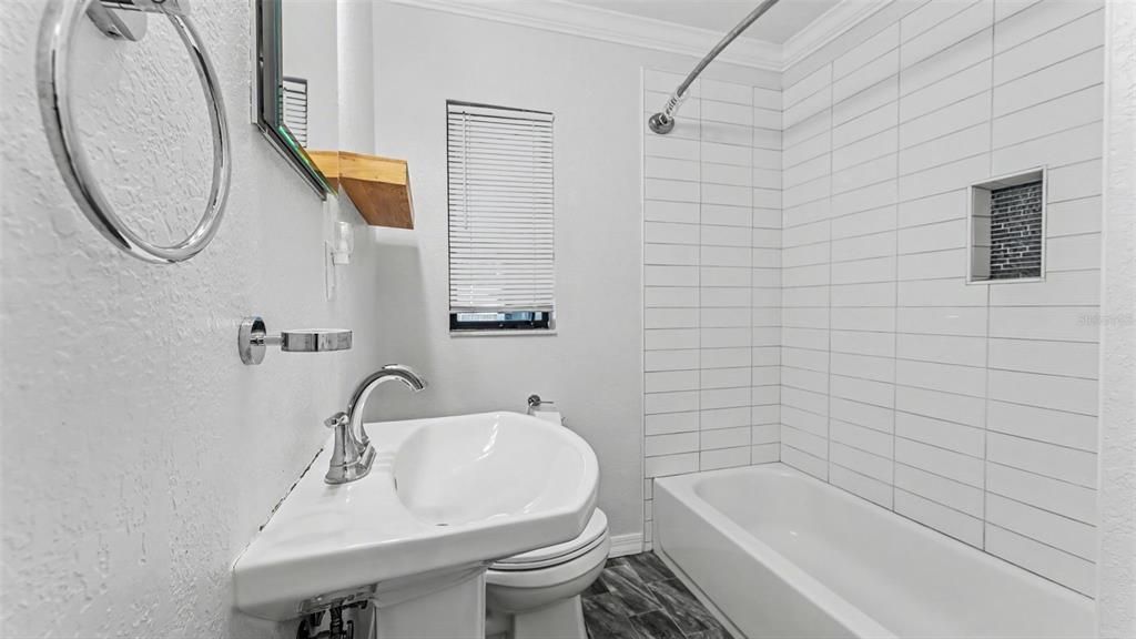 En Venta: $249,900 (2 camas, 1 baños, 812 Pies cuadrados)