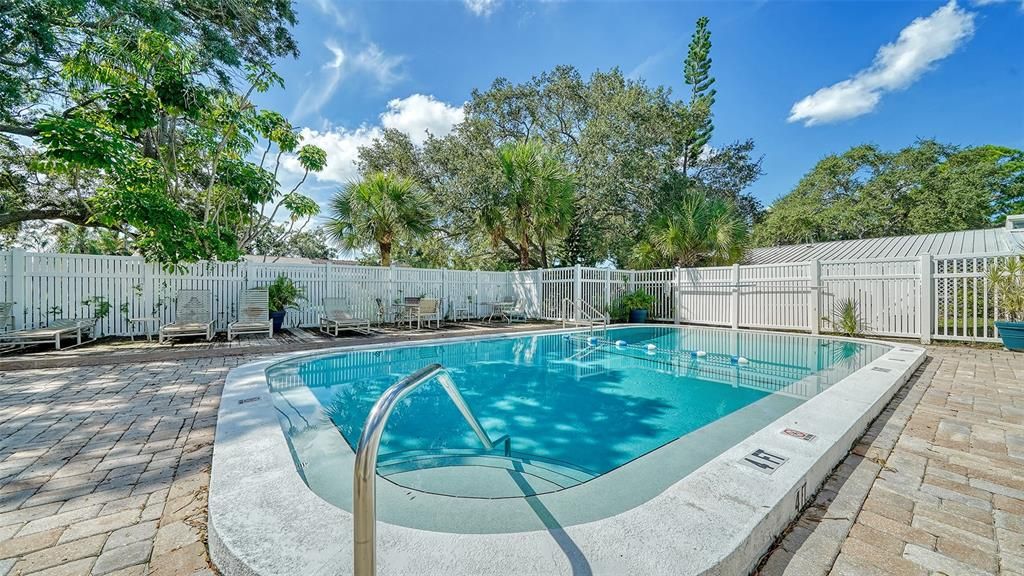 Activo con contrato: $135,000 (2 camas, 1 baños, 847 Pies cuadrados)