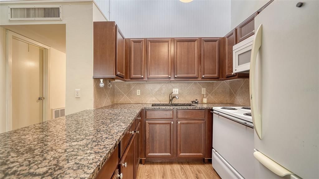 Activo con contrato: $135,000 (2 camas, 1 baños, 847 Pies cuadrados)