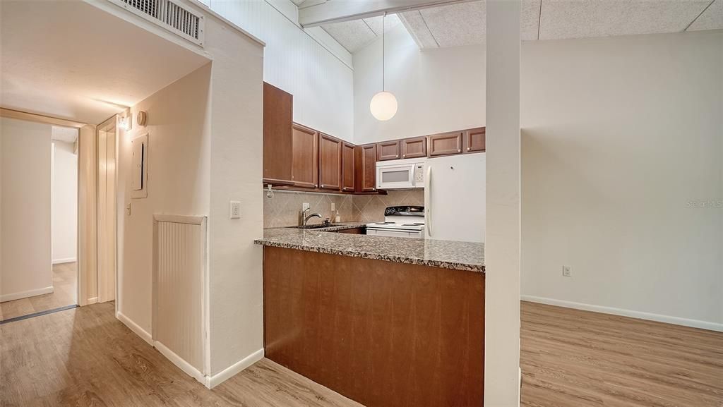 Activo con contrato: $135,000 (2 camas, 1 baños, 847 Pies cuadrados)