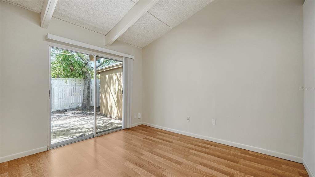 Activo con contrato: $135,000 (2 camas, 1 baños, 847 Pies cuadrados)