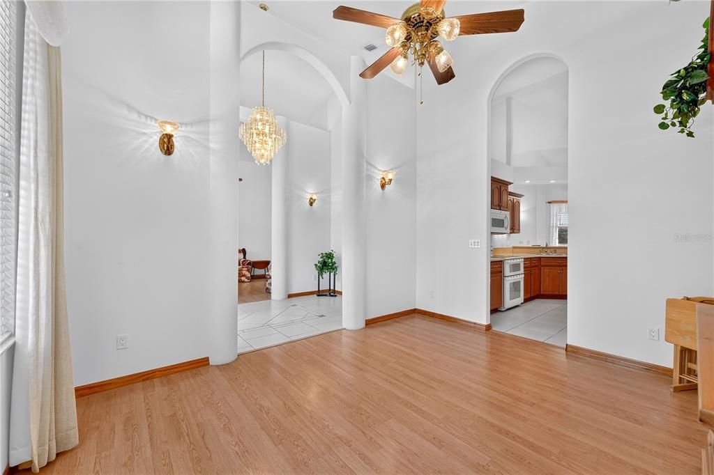 На продажу: $989,000 (3 спален, 2 ванн, 2699 Квадратных фут)