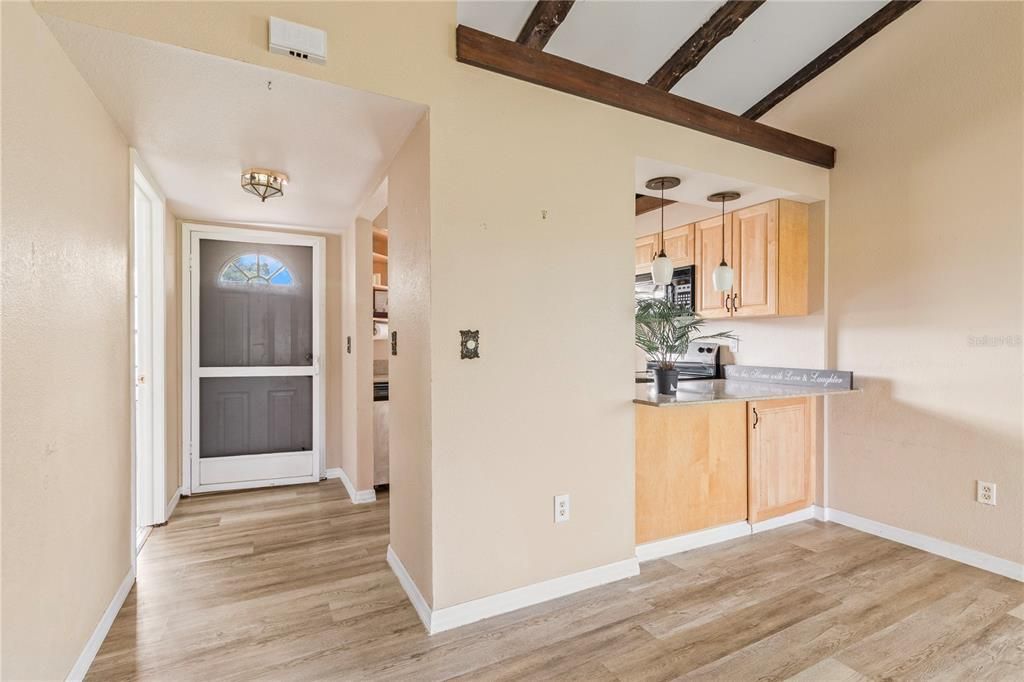 En Venta: $159,000 (2 camas, 2 baños, 922 Pies cuadrados)