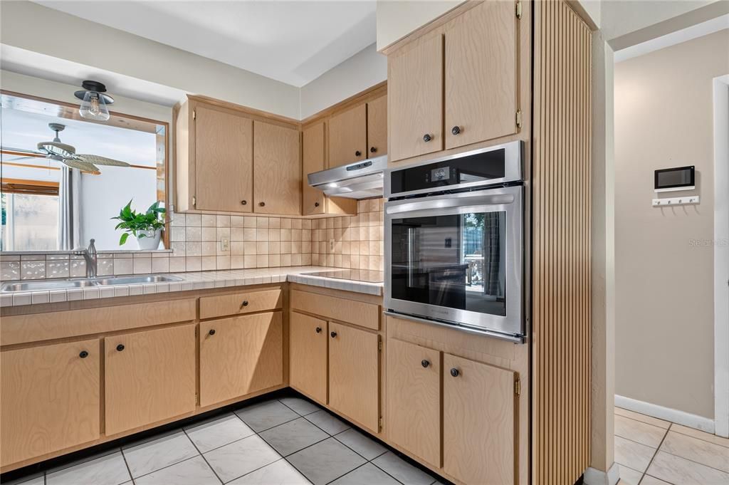 For Sale: $499,900 (3 beds, 2 baths, 1619 Square Feet)
