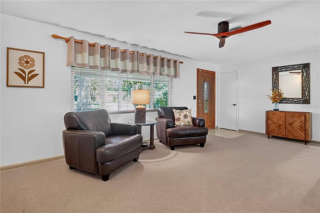 For Sale: $499,900 (3 beds, 2 baths, 1619 Square Feet)