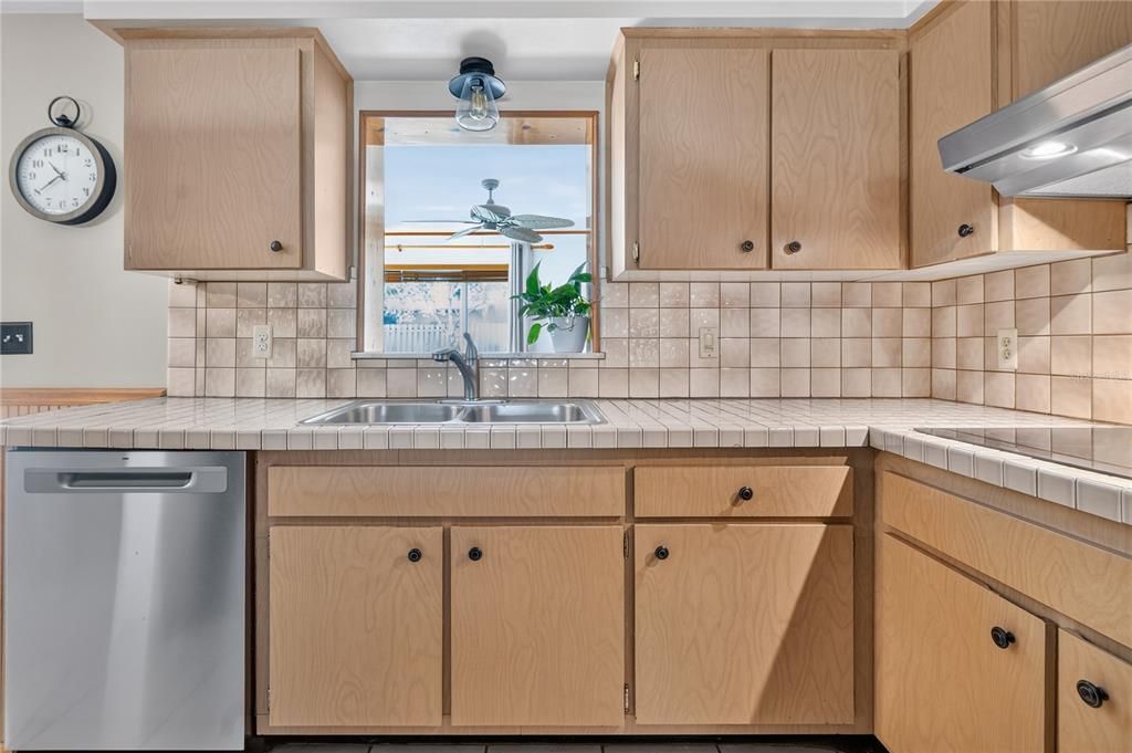 For Sale: $499,900 (3 beds, 2 baths, 1619 Square Feet)
