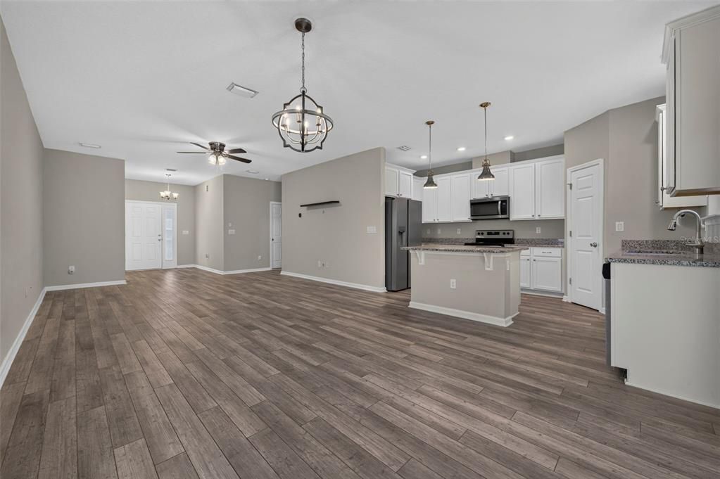 For Sale: $269,000 (3 beds, 2 baths, 1736 Square Feet)