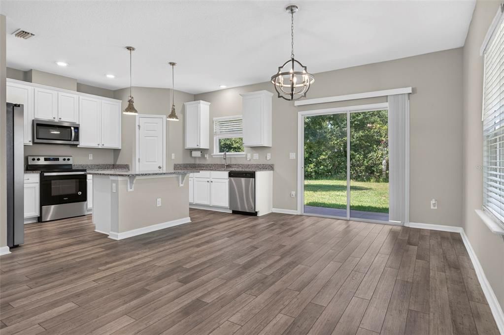 For Sale: $269,000 (3 beds, 2 baths, 1736 Square Feet)