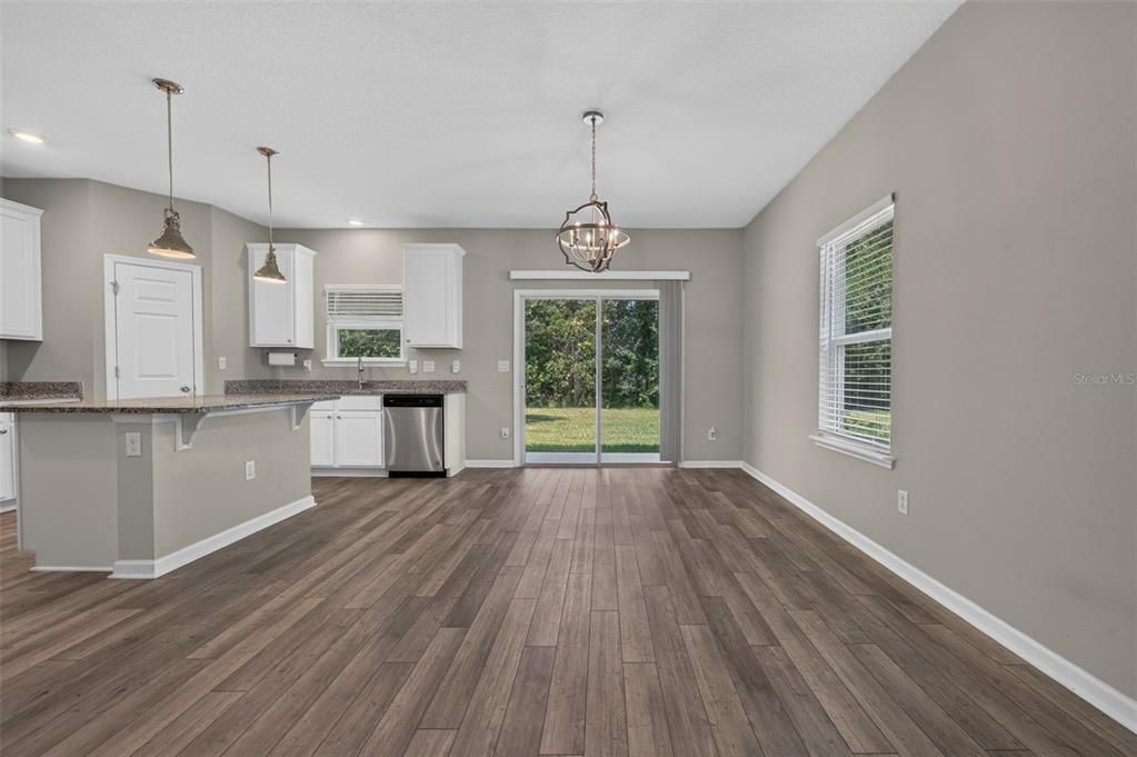 For Sale: $269,000 (3 beds, 2 baths, 1736 Square Feet)