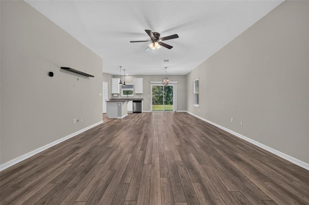 For Sale: $269,000 (3 beds, 2 baths, 1736 Square Feet)