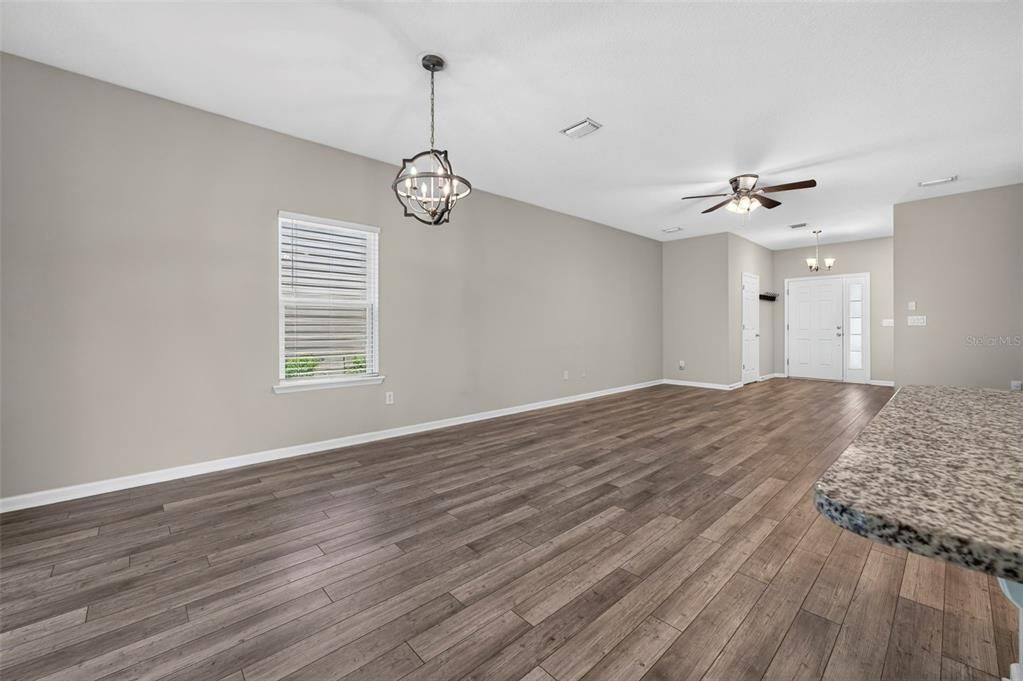 For Sale: $269,000 (3 beds, 2 baths, 1736 Square Feet)