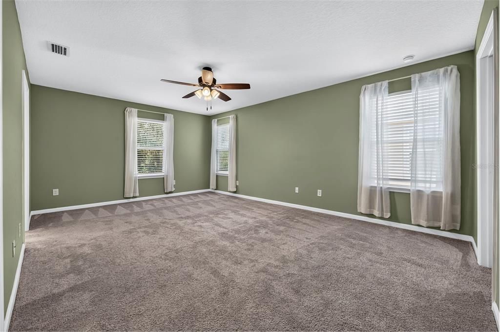 For Sale: $269,000 (3 beds, 2 baths, 1736 Square Feet)