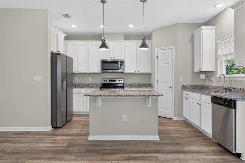 For Sale: $269,000 (3 beds, 2 baths, 1736 Square Feet)