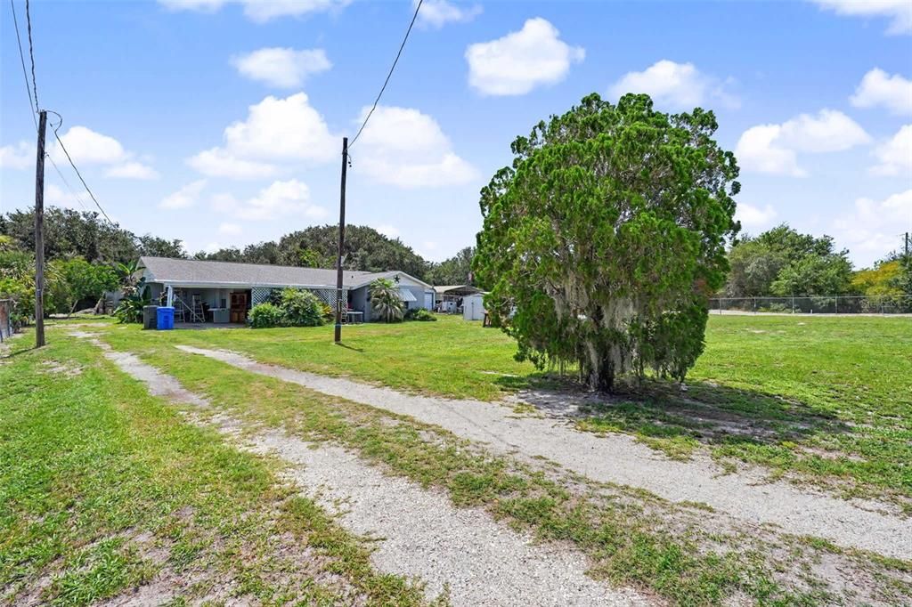 Active With Contract: $339,000 (3 beds, 2 baths, 1324 Square Feet)