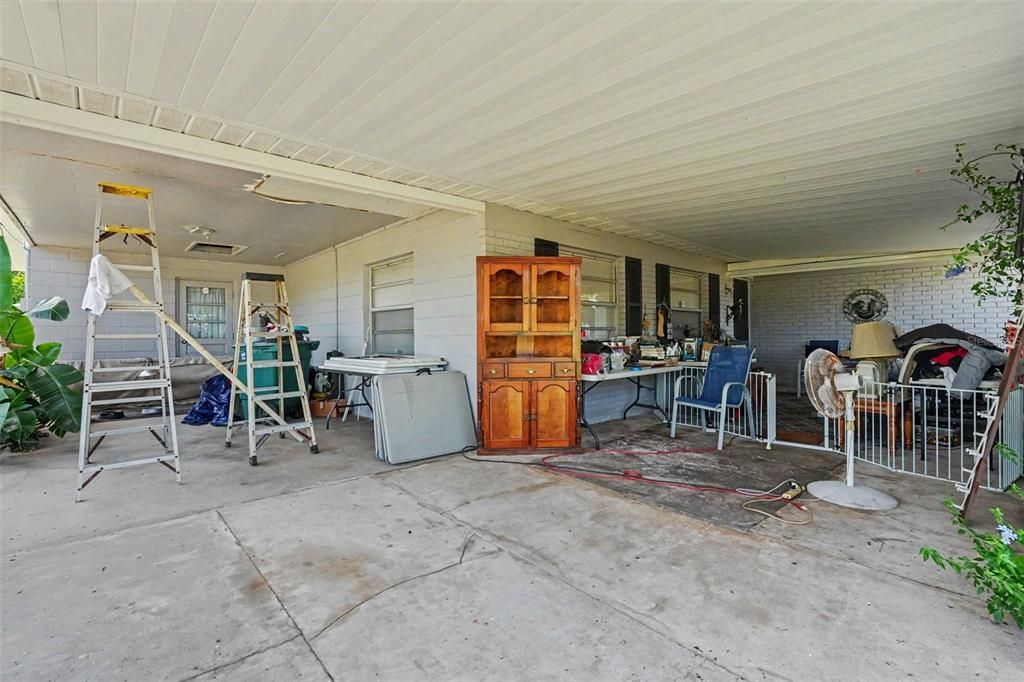 Active With Contract: $339,000 (3 beds, 2 baths, 1324 Square Feet)