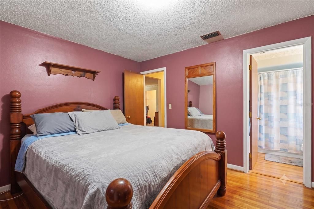 Active With Contract: $339,000 (3 beds, 2 baths, 1324 Square Feet)