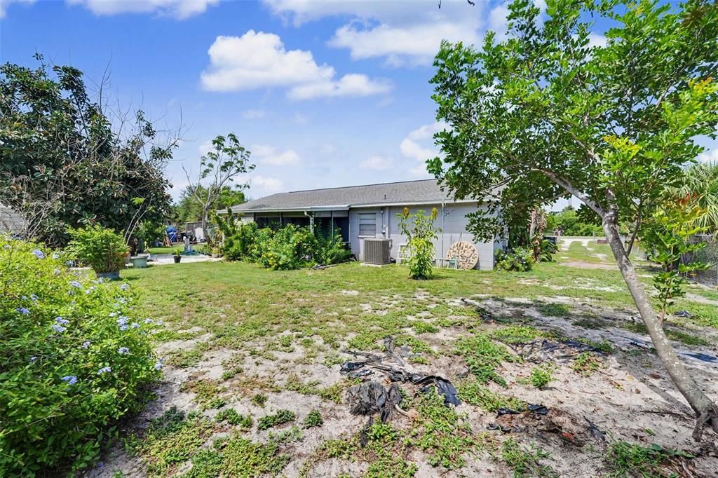 Active With Contract: $339,000 (3 beds, 2 baths, 1324 Square Feet)