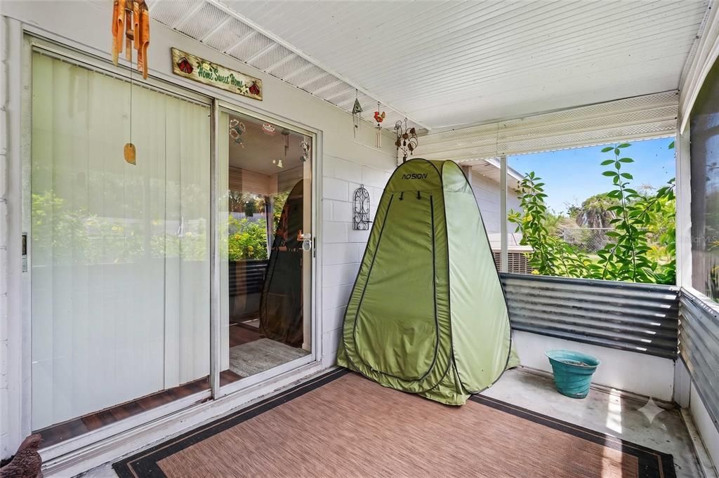 Active With Contract: $339,000 (3 beds, 2 baths, 1324 Square Feet)