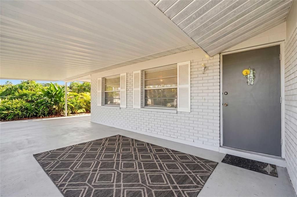 Active With Contract: $339,000 (3 beds, 2 baths, 1324 Square Feet)