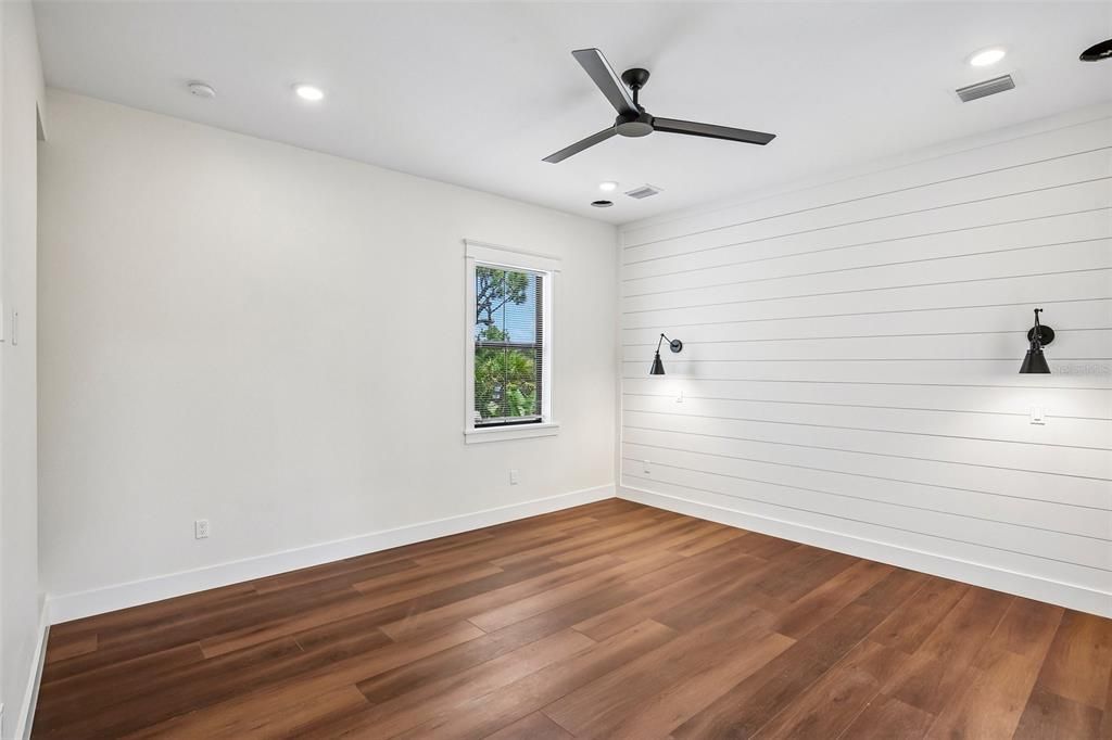 En Venta: $919,000 (3 camas, 2 baños, 2936 Pies cuadrados)