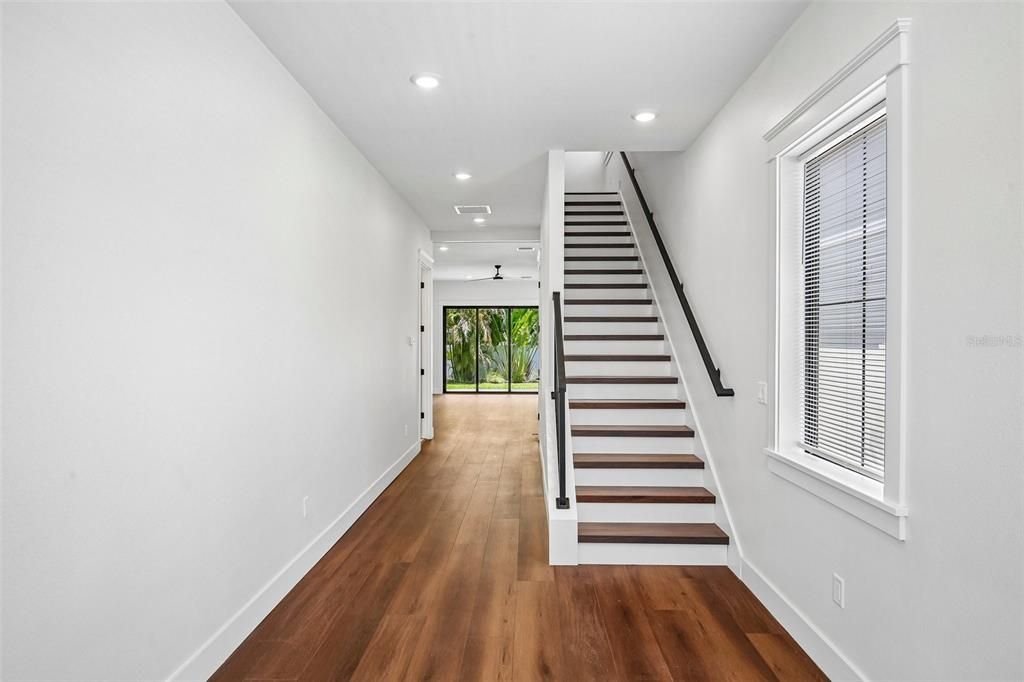En Venta: $919,000 (3 camas, 2 baños, 2936 Pies cuadrados)