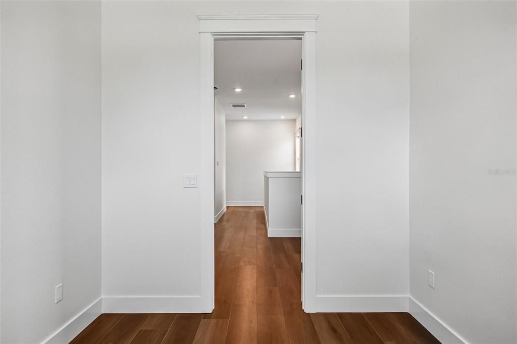 En Venta: $919,000 (3 camas, 2 baños, 2936 Pies cuadrados)