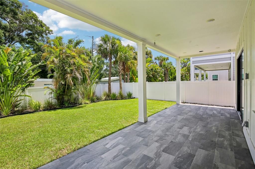 En Venta: $919,000 (3 camas, 2 baños, 2936 Pies cuadrados)