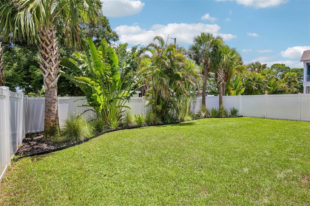 En Venta: $919,000 (3 camas, 2 baños, 2936 Pies cuadrados)