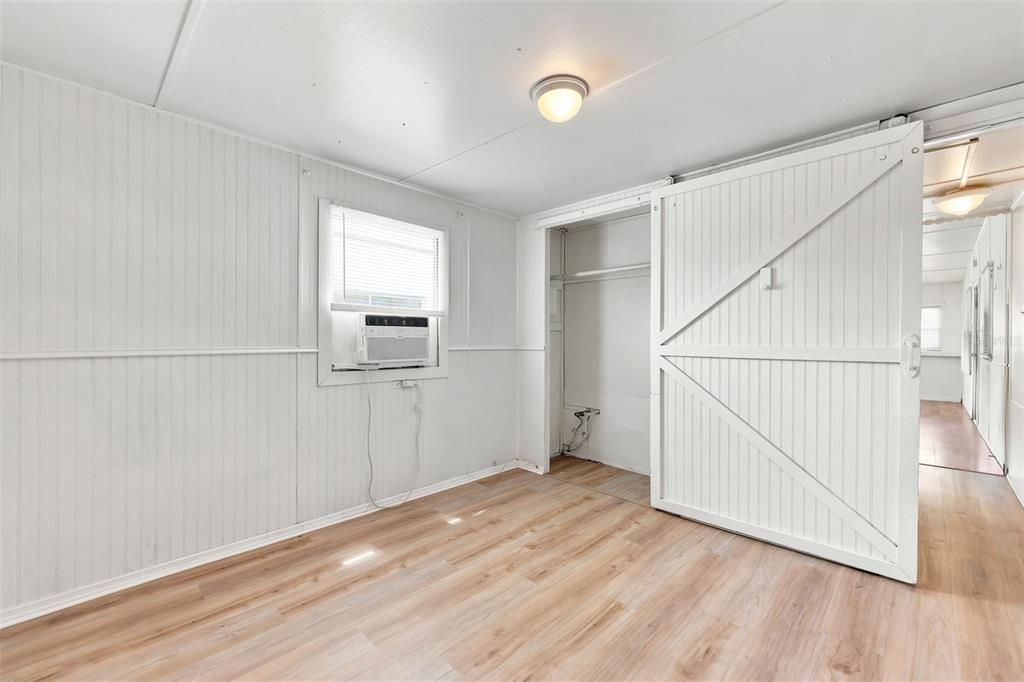 В аренду: $995 (1 спален, 1 ванн, 370 Квадратных фут)