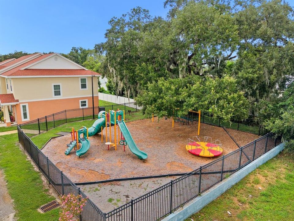 На продажу: $200,000 (2 спален, 2 ванн, 1466 Квадратных фут)