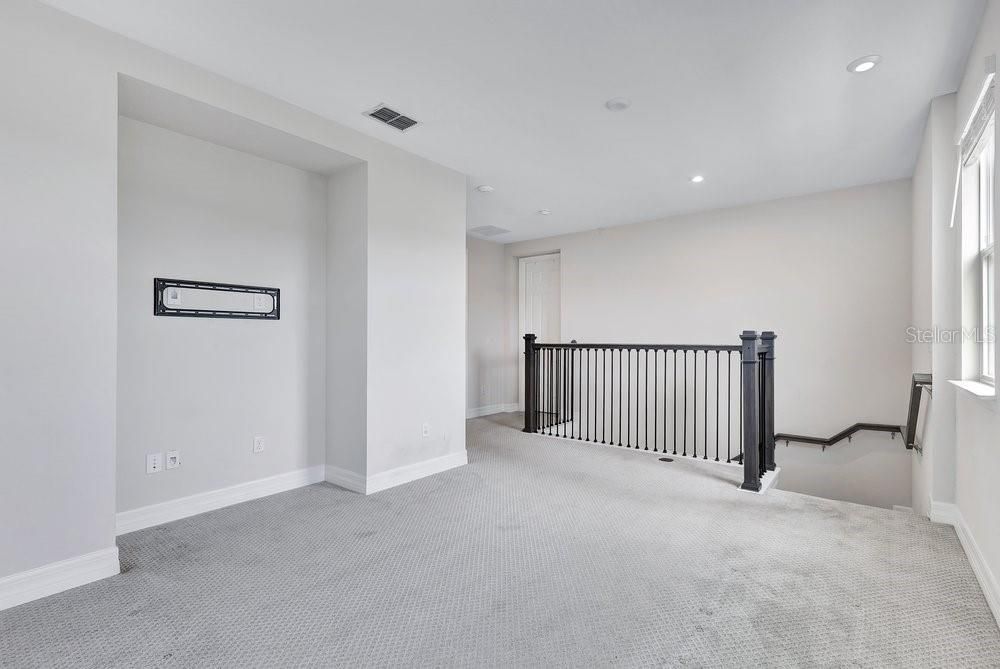 En Venta: $569,000 (4 camas, 3 baños, 2444 Pies cuadrados)
