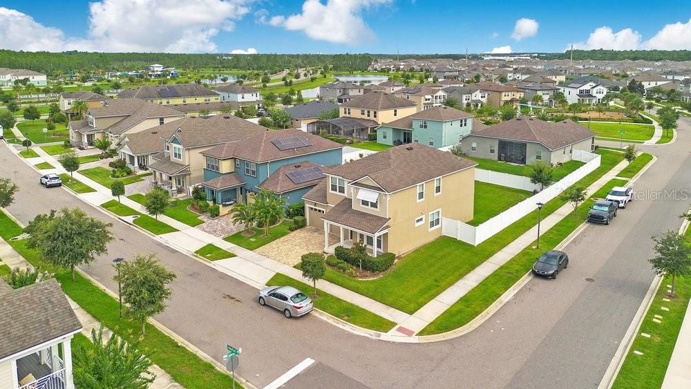 En Venta: $569,000 (4 camas, 3 baños, 2444 Pies cuadrados)