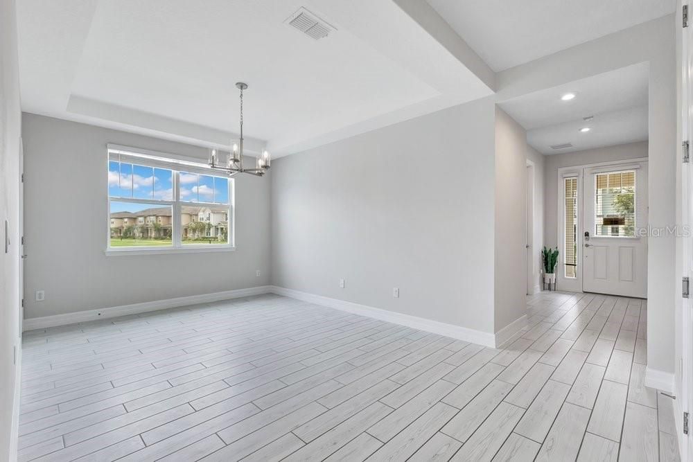 En Venta: $569,000 (4 camas, 3 baños, 2444 Pies cuadrados)