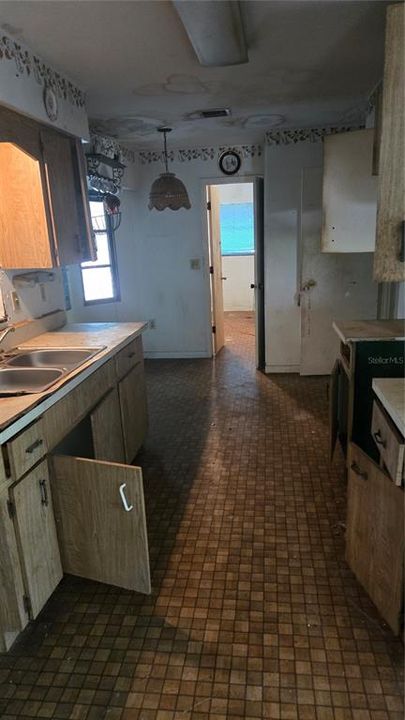 En Venta: $250,000 (2 camas, 2 baños, 1074 Pies cuadrados)