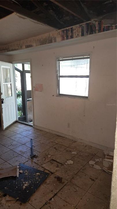 En Venta: $250,000 (2 camas, 2 baños, 1074 Pies cuadrados)