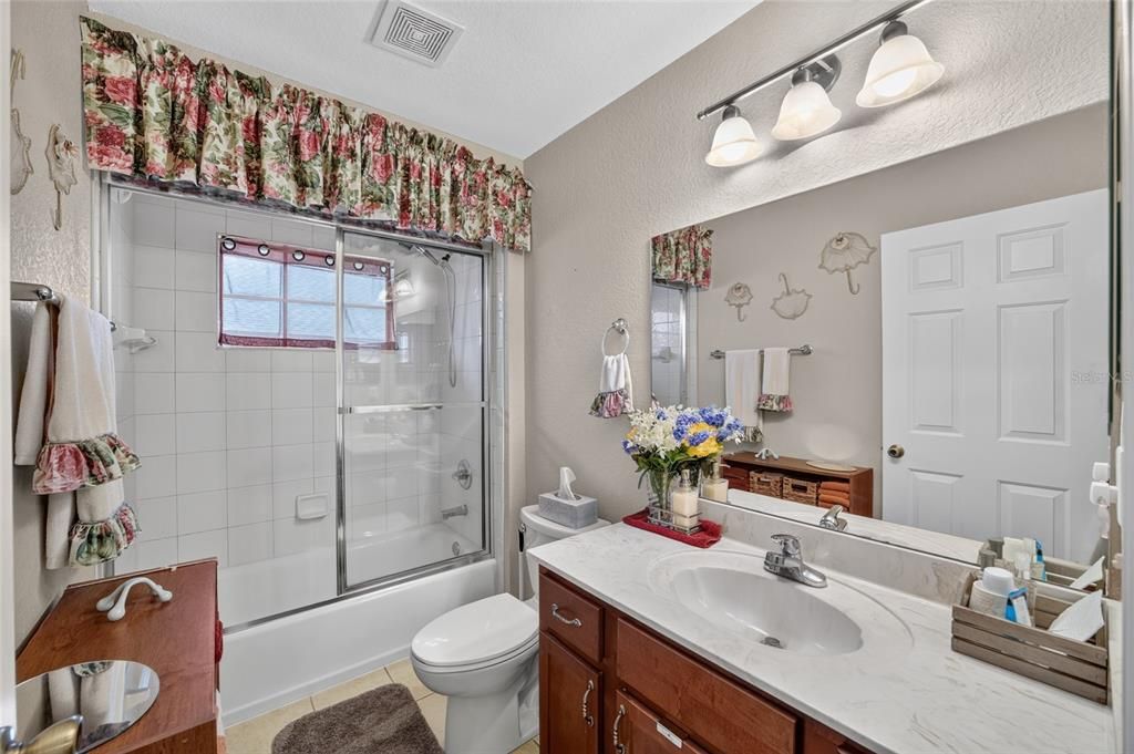 For Sale: $274,999 (3 beds, 2 baths, 1330 Square Feet)
