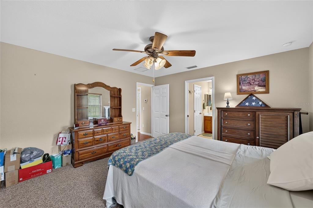 For Sale: $274,999 (3 beds, 2 baths, 1330 Square Feet)