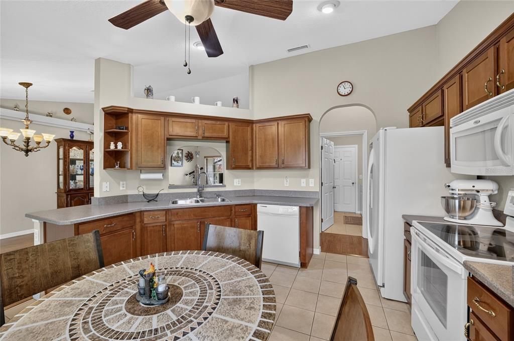 For Sale: $274,999 (3 beds, 2 baths, 1330 Square Feet)