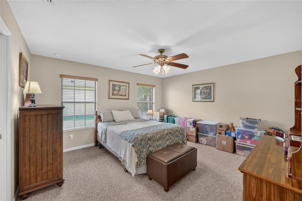 For Sale: $274,999 (3 beds, 2 baths, 1330 Square Feet)